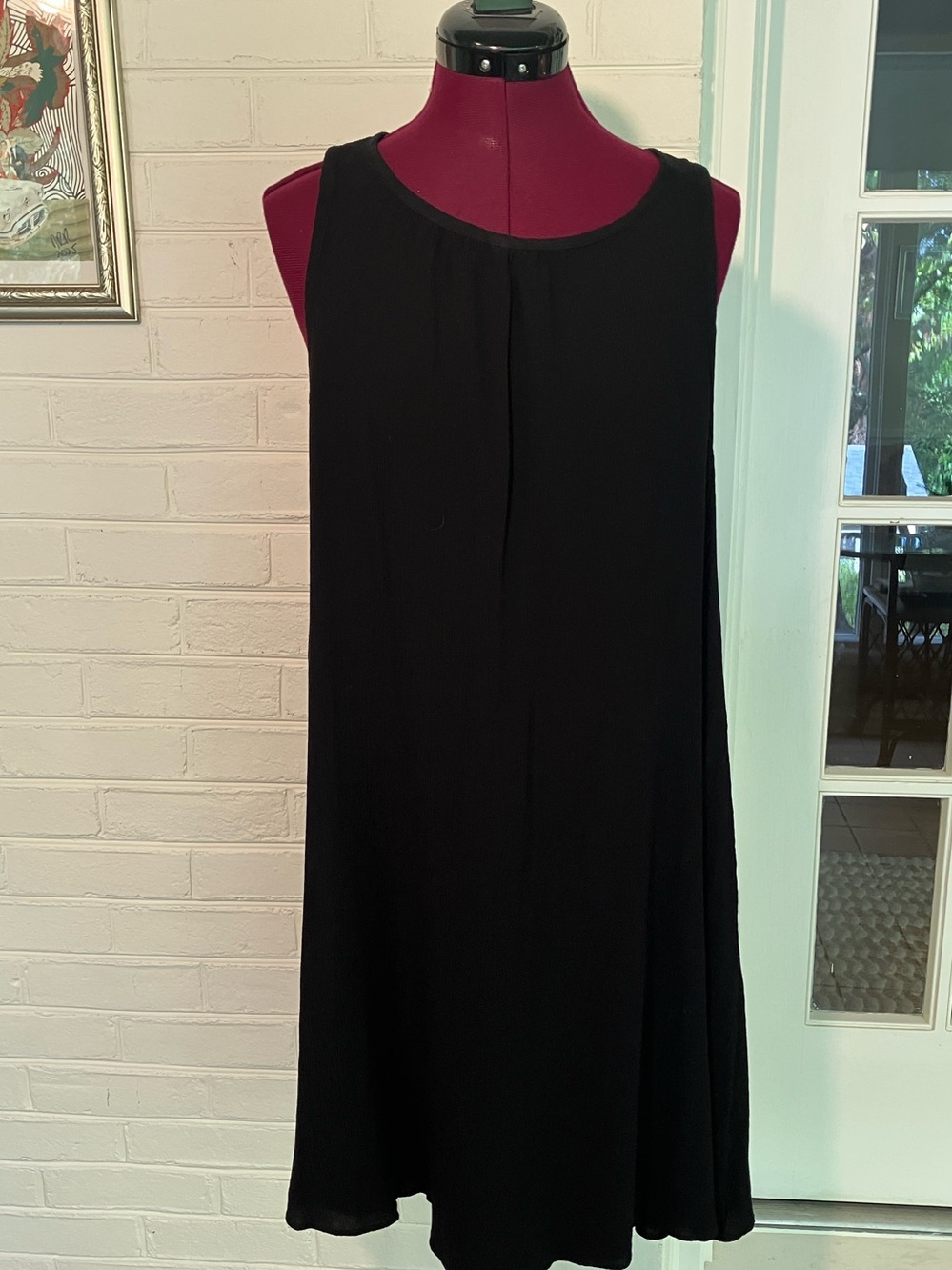 Carolina Belle Black Sleeveless Swing Dress Crinkle Texture A-Line LBD Crew Neck